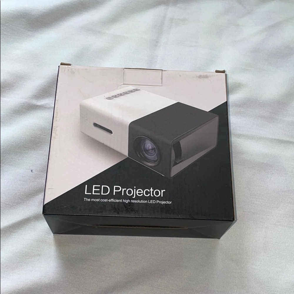 LED projector NIB